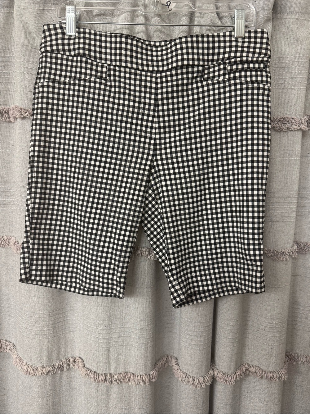 Ellen Tracy Women’s Black & White Pull On Checkered Shorts Size M